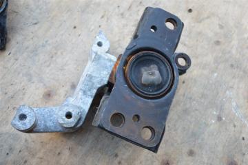 Фото запчасти подушка двигателя правая NISSAN NOTE контрактная запчасть Запчасть подушка двигателя правая NISSAN NOTE