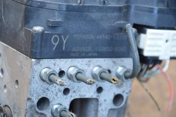 Блок abs LEXUS IS350 GSE21 2gr-fse 1 ракурс