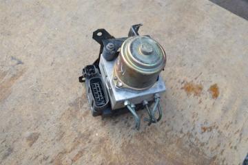 Блок abs MITSUBISHI CHALLENGER K99W 6g74 3 ракурс