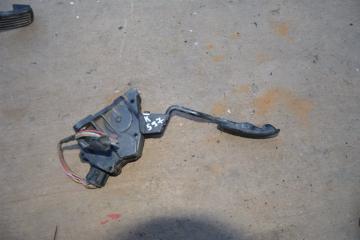 Педаль газа TOYOTA NOAH ZRR70 3zr-fae 1 ракурс Педаль газа TOYOTA NOAH ZRR70 3zr-fae 1 ракурс