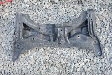 Балка под двс TOYOTA IST ncp110 1nz-fe 1 ракурс