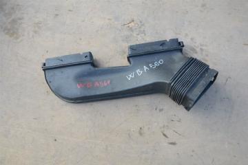 Воздухозаборник BMW 3 SERIES E90 n52b25a 1 ракурс Воздухозаборник BMW 3 SERIES E90 n52b25a 1 ракурс