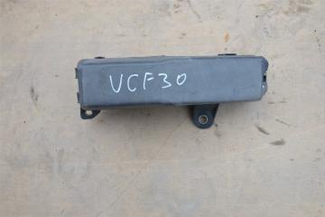 Блок предохранителей TOYOTA CELSIOR UCF30 3uz-fe 2 ракурс
