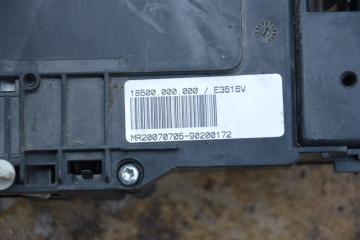 Блок предохранителей BMW X3 e83 n52b25 1 ракурс