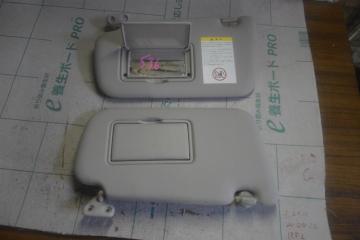 Запчасть козырек NISSAN LEAF