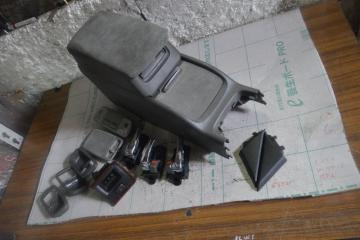 Бардачок между сиденьями TOYOTA CHASER SX100, gx100, jzx100 1 ракурс