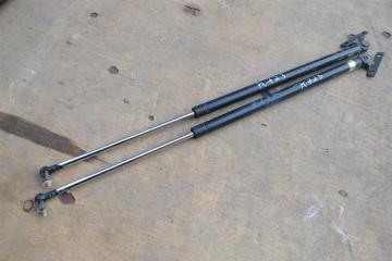 Амортизатор задней двери задний NISSAN LARGO