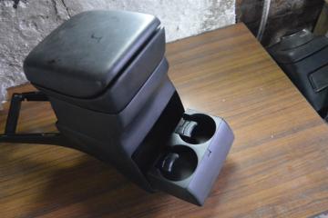 Бардачок между сиденьями SUZUKI ESCUDO TD54W J20A 4 ракурс