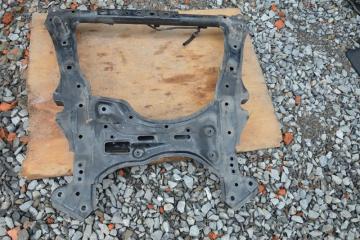 Балка под двс HONDA STREAM RN8 r20a 2 ракурс