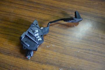 Педаль газа TOYOTA VITZ KSP130 1KR-FE 2 ракурс