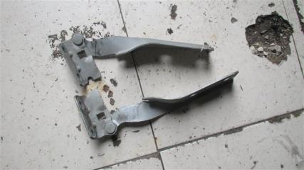Петля капота NISSAN MOCO MG21S K6A 2 ракурс