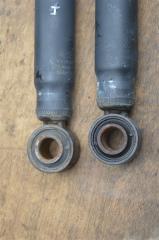 Амортизатор задний TOYOTA VOXY ZRR70 3ZR-FAE 48531-28700 2 ракурс