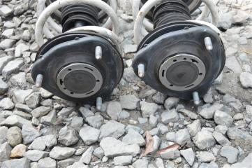 Стойка передняя Toyota Wish ZGE22 3zr-fae 3 ракурс