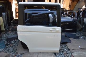 Дверь правая задняя Honda Step Wagon RK1 R20A 1 ракурс