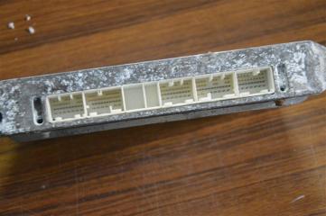 Блок управления efi LEXUS GS430 UZS190 3UZ-FE 8966630300 3 ракурс