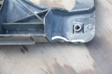 Крепление бампера левое переднее Toyota Caldina azt246 1az-fse 3 ракурс