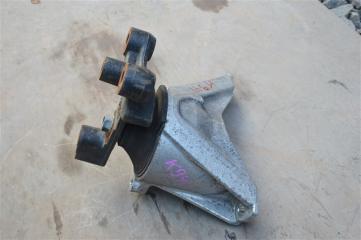 Подушка двигателя правая Honda Stream RN6 R18A 3 ракурс