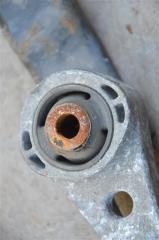 Подушка двигателя задняя VOLKSWAGEN BEETLE 9c, WVWZZZ9CZ7M559423 azj 2 ракурс Подушка двигателя задняя VOLKSWAGEN BEETLE 9c, WVWZZZ9CZ7M559423 azj 2 ракурс