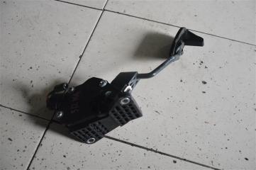 Педаль газа TOYOTA VITZ NSP130 1NR-FE 3 ракурс