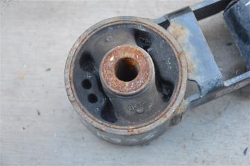 Подушка двигателя задняя Toyota Spade ncp145 1nz-fe 2 ракурс Подушка двигателя задняя Toyota Spade ncp145 1nz-fe 2 ракурс