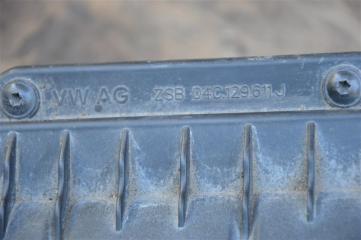 Корпус воздушного фильтра VOLKSWAGEN UP 121 CHY 04C129611J 2 ракурс