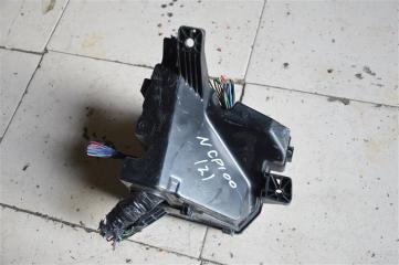 Блок предохранителей TOYOTA RACTIS NCP100 1NZ-FE 3 ракурс