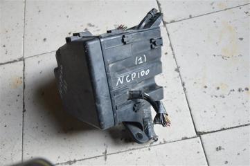 Блок предохранителей TOYOTA RACTIS NCP100 1NZ-FE 3 ракурс