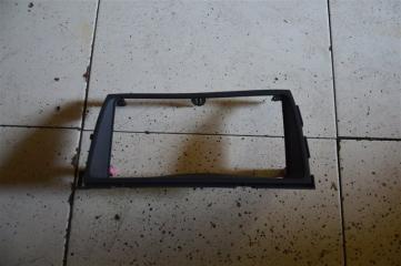 Консоль магнитофона TOYOTA Isis ZNM10 1ZZ-FE 2 ракурс
