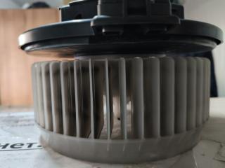 Мотор печки TOYOTA Brevis JCG10 1JZ-FSE 3 ракурс