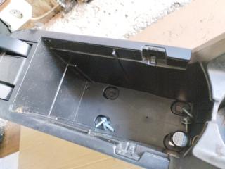Бардачок между сиденьями Toyota Prius ZVW30 3 ракурс