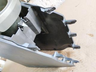 Бардачок между сиденьями Toyota Prius ZVW30 5 ракурс