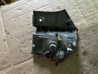Стоп-сигнал правый Toyota Isis anm10 1az-fse 44-64 2 ракурс