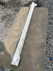 Порог правый Toyota Corolla ZWE211 75850-12100 1 ракурс