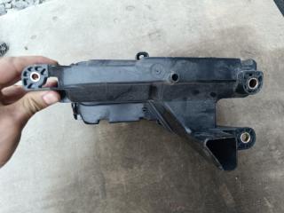 Коробка для блока efi TOYOTA CROWN GRS182 3gr-fse 4 ракурс