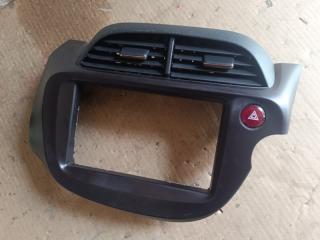 Консоль магнитофона HONDA FIT GE6 l13a 4 ракурс