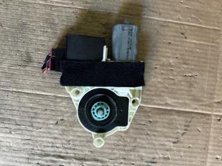 Мотор стеклоподъемника правый передний VOLKSWAGEN Polo 9n, WVWZZZ9NZ8UO32265 BTS 2 ракурс
