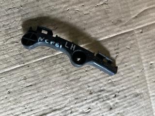Крепление бампера левое заднее Toyota Sienta NCP81 1nz-fe 52156-52060 1 ракурс