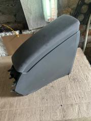 Бардачок между сиденьями Toyota Prius ZVW30 2zr-fxe 1 ракурс