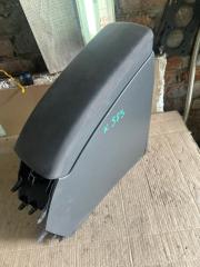 Бардачок между сиденьями Toyota Prius ZVW30 2zr-fxe 2 ракурс