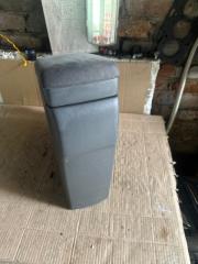 Бардачок между сиденьями Toyota Prius ZVW30 2zr-fxe 5 ракурс
