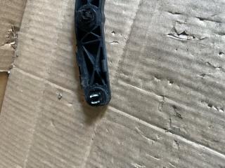 Крепление бампера левое заднее Toyota Sienta NCP81 1nz-fe 52576-52080 3 ракурс