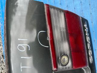 Крышка багажника Toyota CORONA ST191 2 ракурс