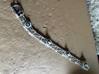 Крепление бампера левое заднее Toyota Isis ZNM10 1zz-fe 52156-44031 3 ракурс