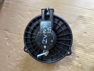 Мотор печки Toyota Prius ZVW30 2ZR-FXE 1 ракурс Мотор печки Toyota Prius ZVW30 2ZR-FXE 1 ракурс