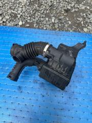 Фото запчасти корпус воздушного фильтра Nissan WINGROAD 02.2012 контрактная запчасть Запчасть корпус воздушного фильтра Nissan WINGROAD 02.2012