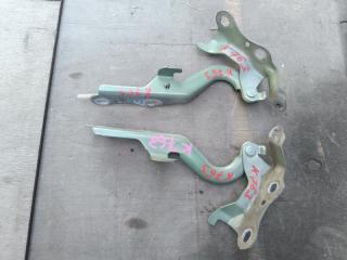 Петля капота TOYOTA SIENTA NCP81 1nz-fe 1 ракурс Петля капота TOYOTA SIENTA NCP81 1nz-fe 1 ракурс