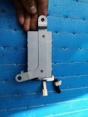 Блок управления дверьми TOYOTA CELSIOR UCF31 3UZ-FE 89741-50430 2 ракурс