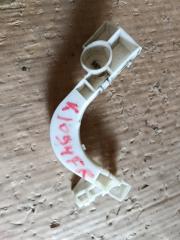 Запчасть крепеж бампера передний правый NISSAN Lafesta