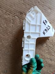 Крепеж бампера правый передний Toyota Voxy ZRR70 3zr-fe 52115-28140 2 ракурс
