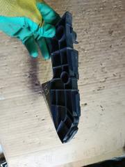 Крепеж бампера правый передний TOYOTA VOXY ZRR70 3ZR-FAE 52115-28160 2 ракурс